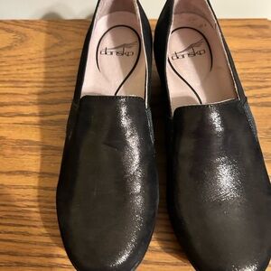 New Woman’s Dansko Jessica Black Metallic Suede Slip On Loafers Size 39/8.5-9